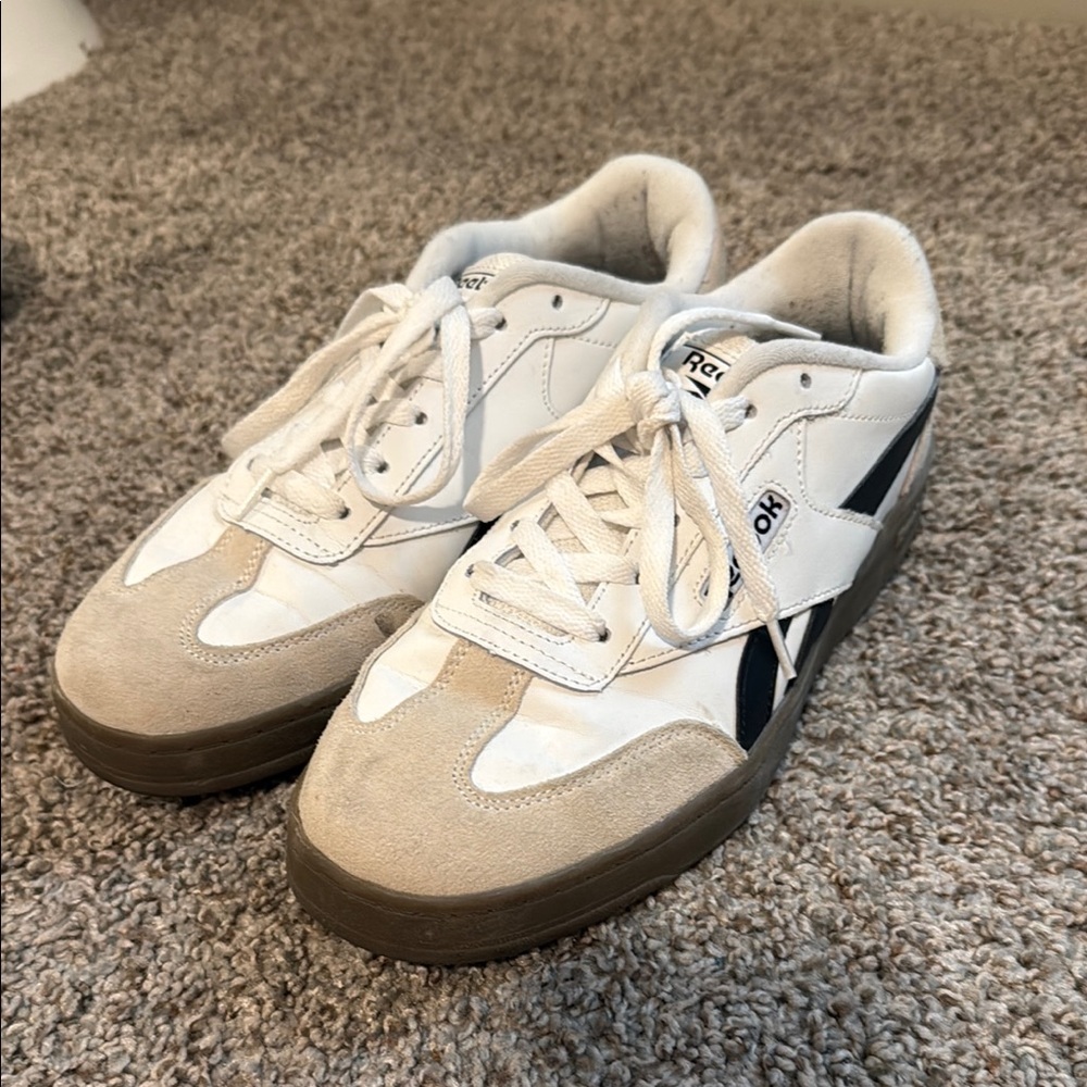 Reebok Men's Classic White & Beige Suede Low-Top Sneakers